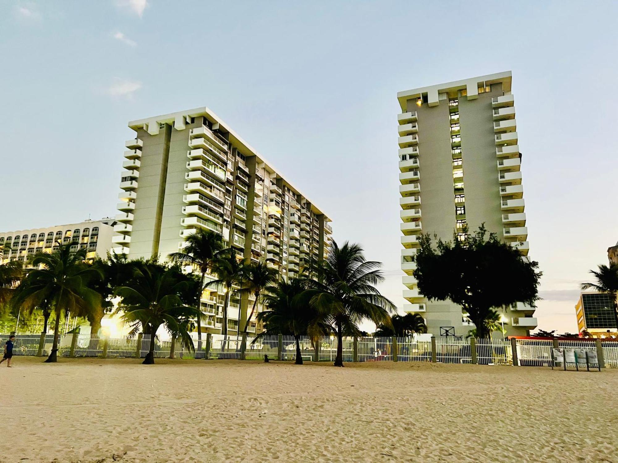 Ocean View apt on Isla Verde in a 14th floor San Juan Buitenkant foto