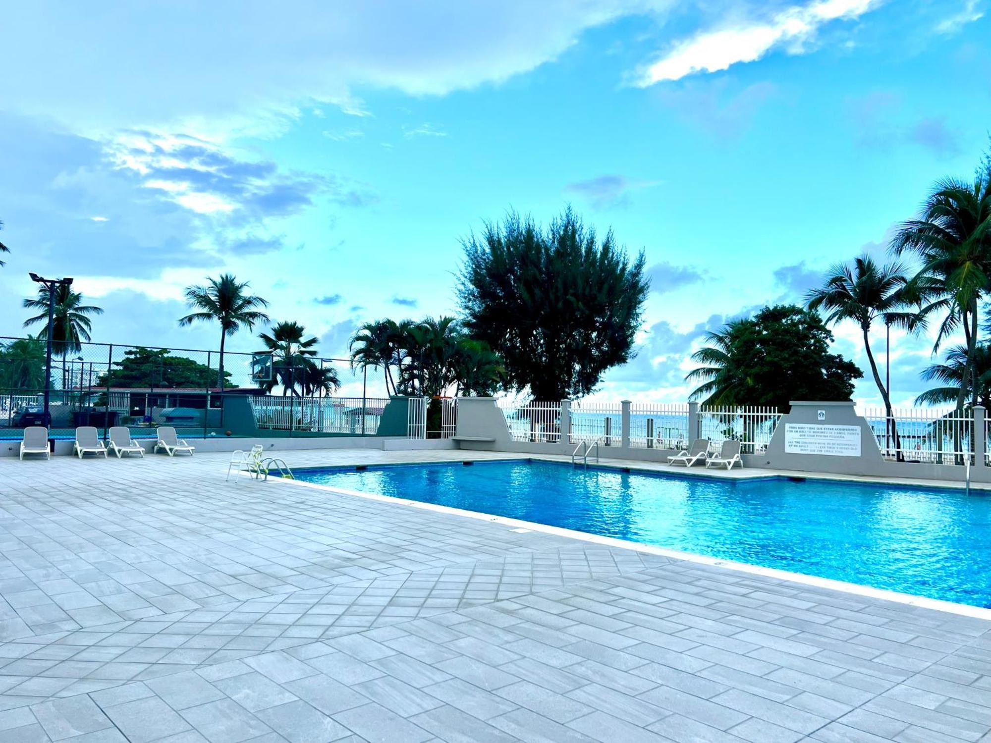 Ocean View apt on Isla Verde in a 14th floor San Juan Buitenkant foto