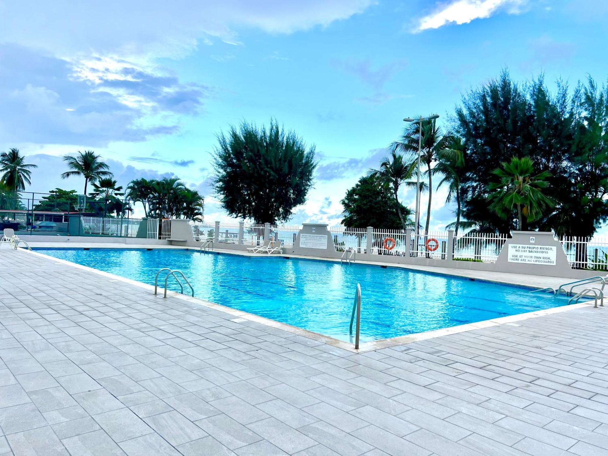 Ocean View apt on Isla Verde in a 14th floor San Juan Buitenkant foto