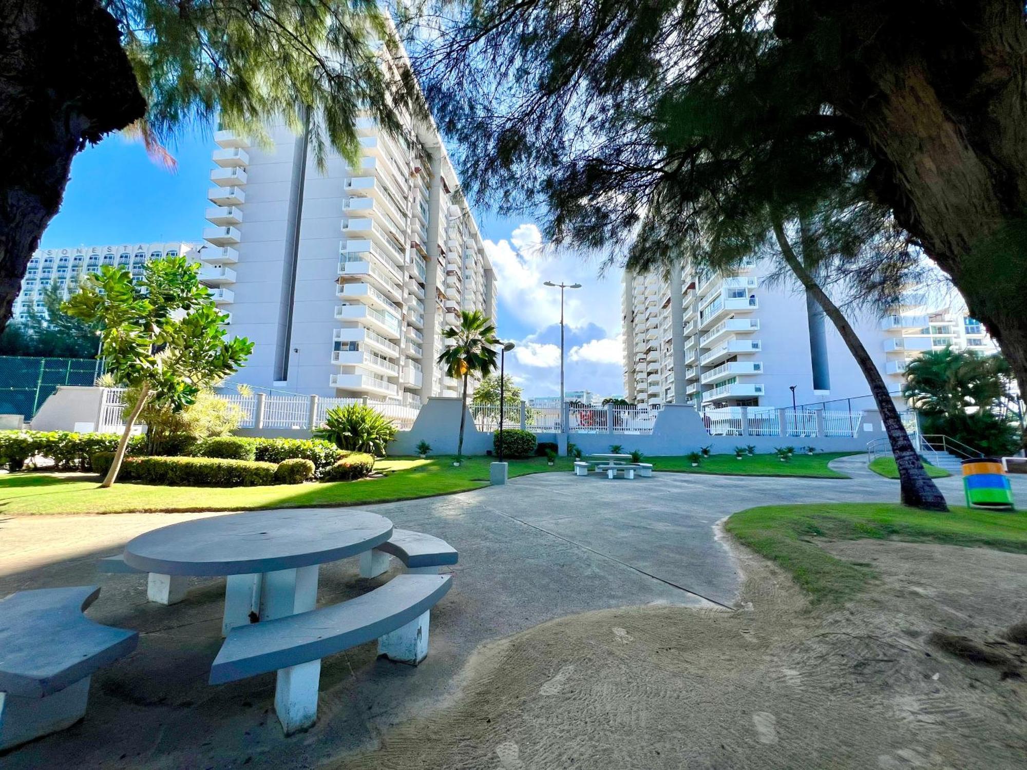 Ocean View apt on Isla Verde in a 14th floor San Juan Buitenkant foto